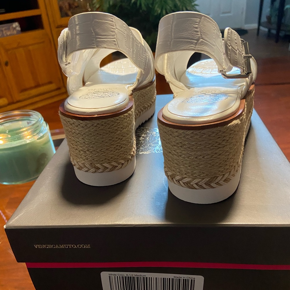 Vince Camuto VC -Marietten wedges - Picture 3 of 5